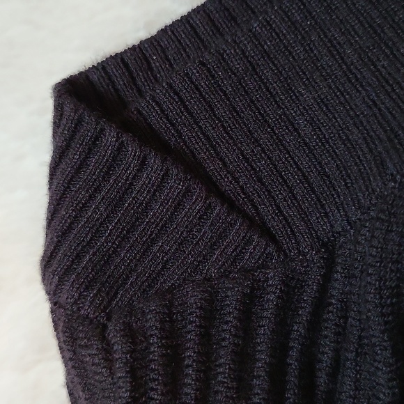 NWT! Offline by AERIE Black Home Stretch Off the Shoulder Sweater! Size M! - Picture 11 of 17